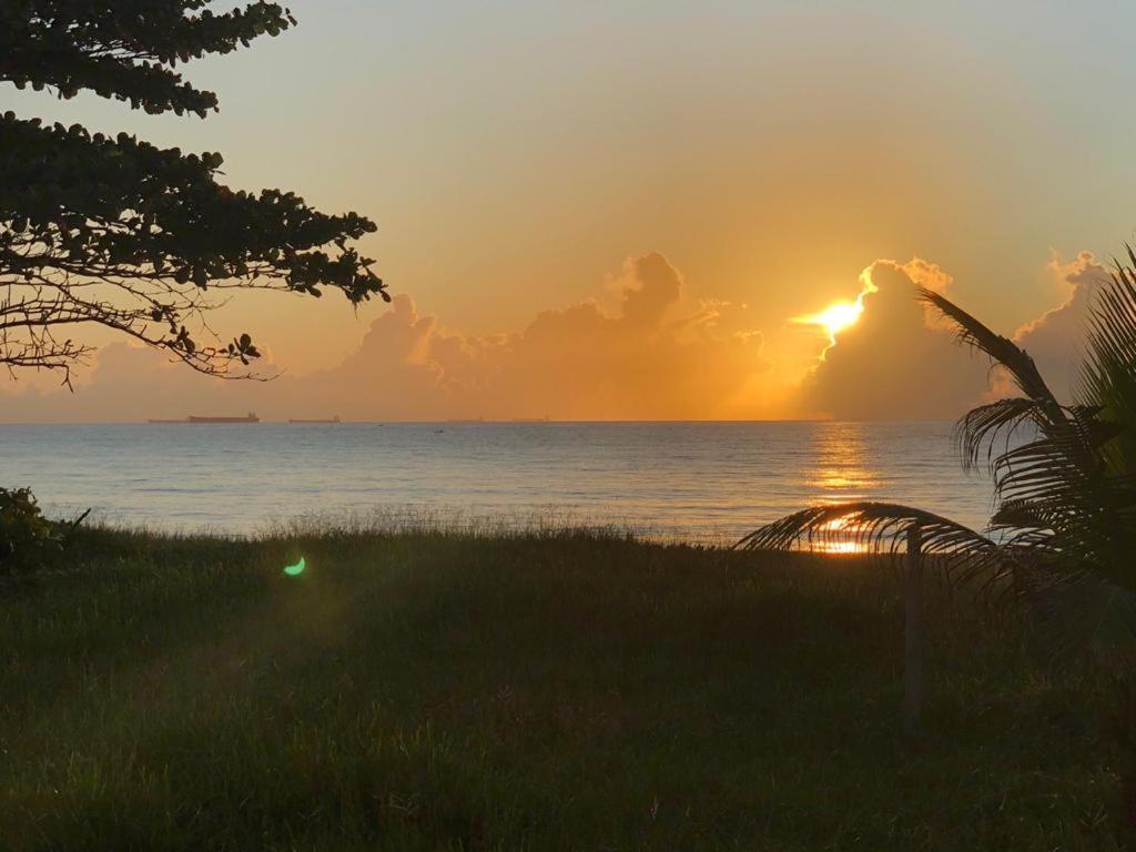 Flat Na Praia Da Costa วีลา เวลยา ภายนอก รูปภาพ
